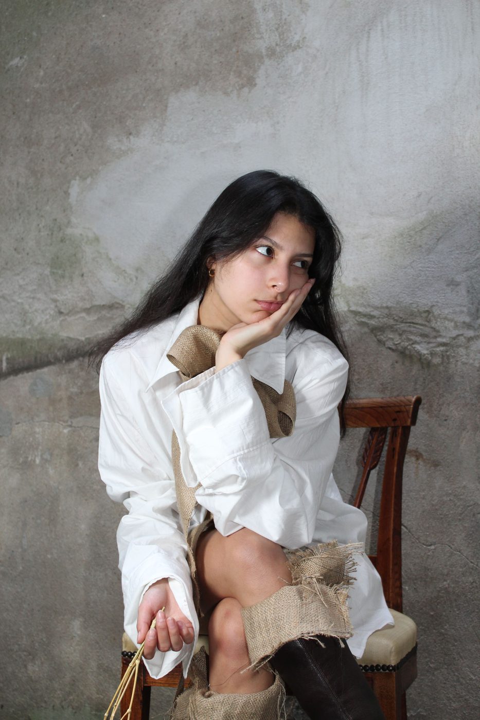 The Bloom that follows the Wind — lookbook photograph 2