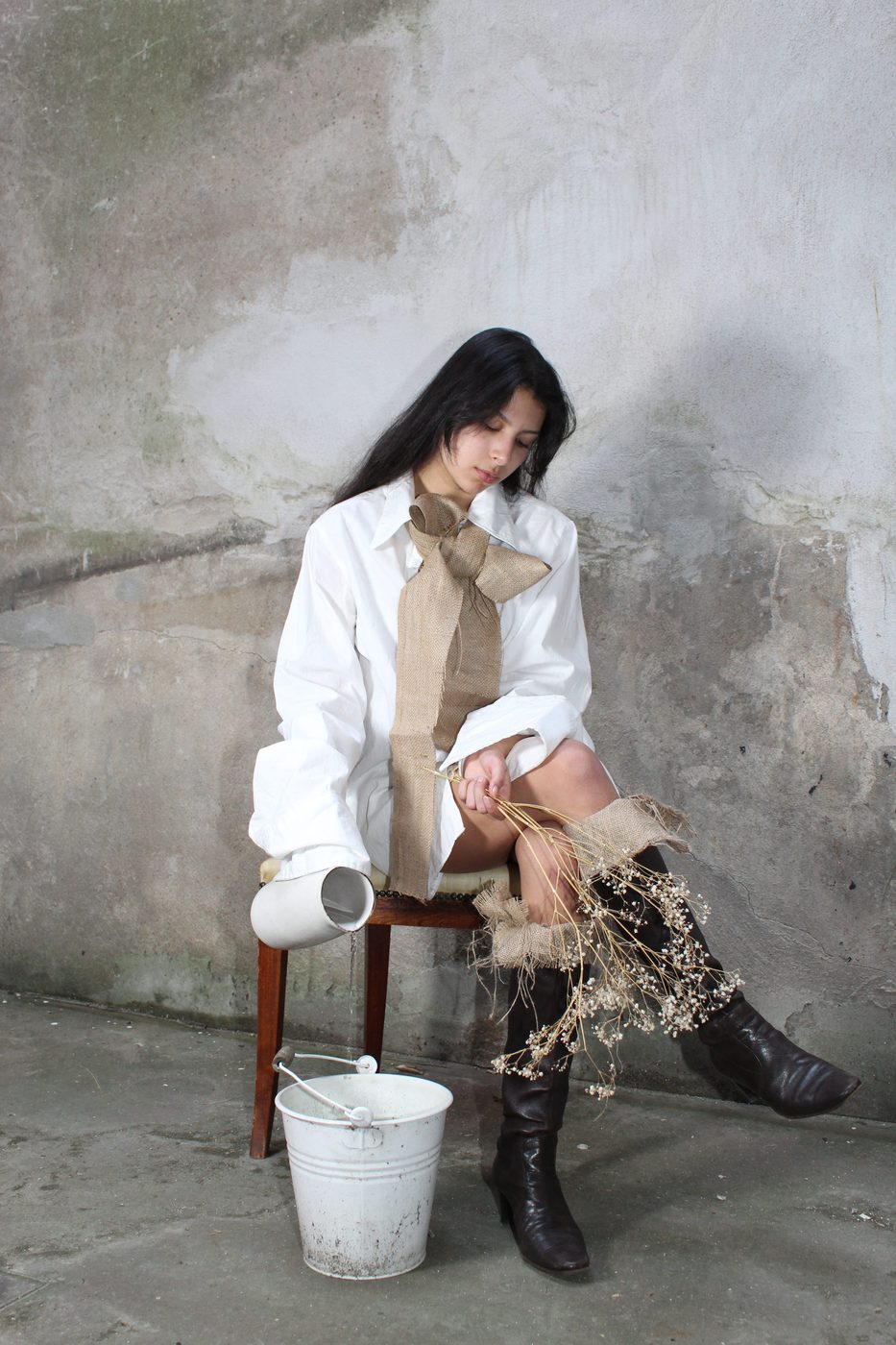 The Bloom that follows the Wind — lookbook photograph 14